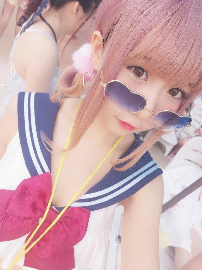 Cosplay福利/比基尼水着萌妹萝莉湿身cosplay福利美腿诱惑