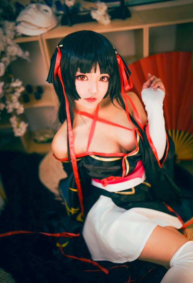 Cosplay福利/《球球大作战》白丝绝对领域少女 夜夜卡哇伊夜夜COSPLAY