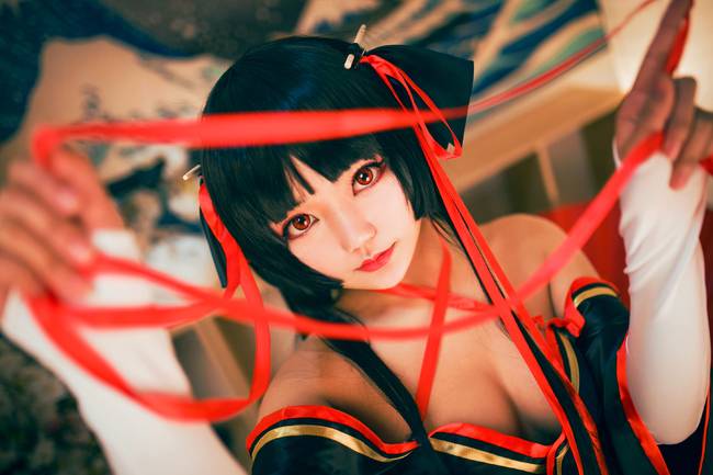 Cosplay福利/《球球大作战》白丝绝对领域少女 夜夜卡哇伊夜夜COSPLAY