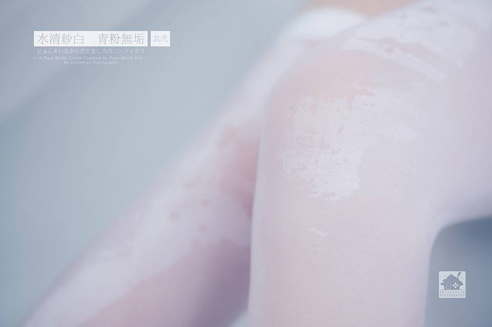 Cosplay福利/高清白丝近距离特写 美腿绝对领域短裙