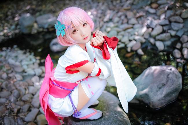 Cosplay福利/白丝绝对领域萝莉少女 从零开始的异世界生活COSPLAY 蕾姆 拉姆