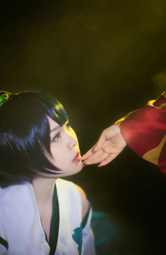 Cosplay福利/阴阳师手游COSPLAY 原始萤草 cn:声控晚期隐修君 觉醒萤草 cn:花微倦_夜十六