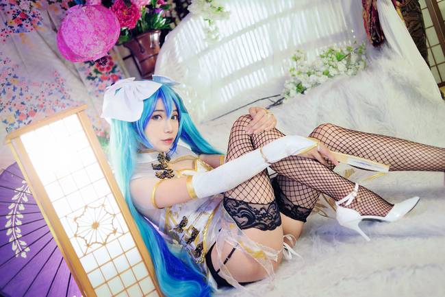Cosplay福利/渔网黑丝绝对领域少女 VOCALOID初音未来COSPLAY美图欣赏 cn:精灵女爵-羽杏