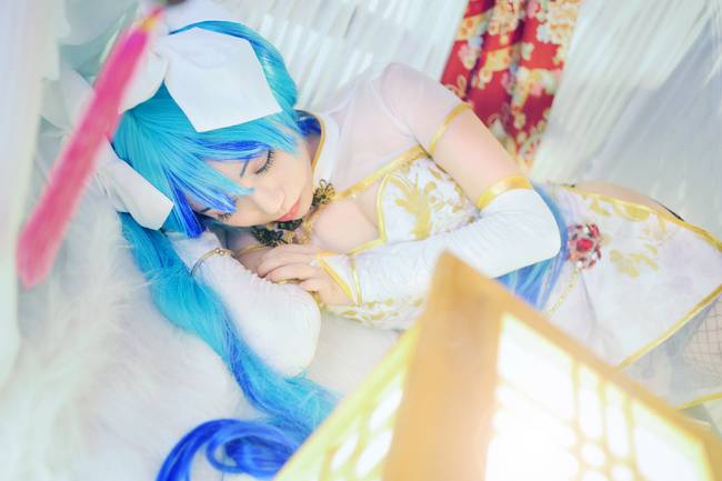 Cosplay福利/渔网黑丝绝对领域少女 VOCALOID初音未来COSPLAY美图欣赏 cn:精灵女爵-羽杏