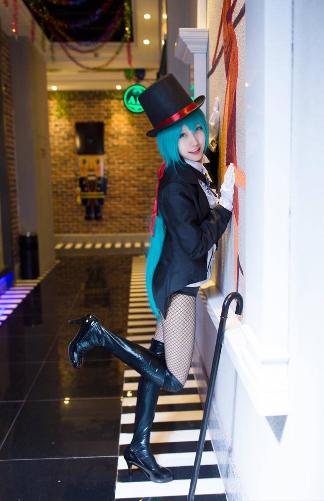 Cosplay福利/VOCALOID初音未来COSPLAY，你们爱的渔网袜