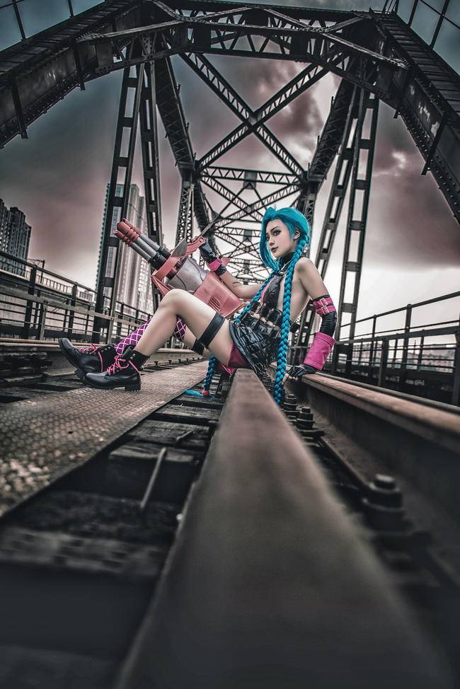 Cosplay福利/暴走萝莉金克斯 VS 皮城女警凯瑟琳 cosplay