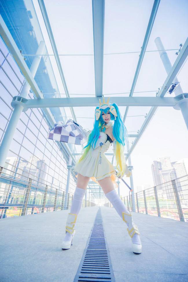 Cosplay福利/白丝绝对领域赛车女郎 VOCALOID 2015RacingMiku COSPLAY