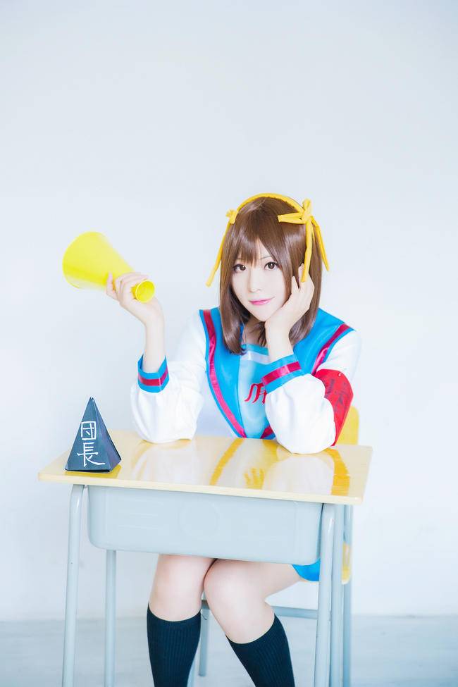 Cosplay福利/黑丝制服绝对领域少女 凉宫春日COSPLAY