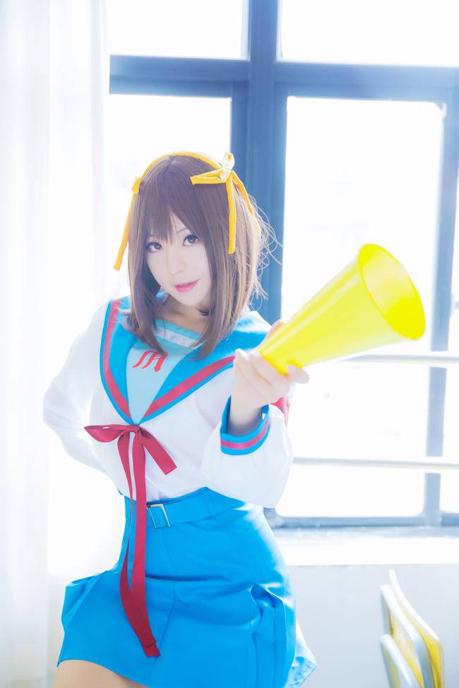 Cosplay福利/黑丝制服绝对领域少女 凉宫春日COSPLAY