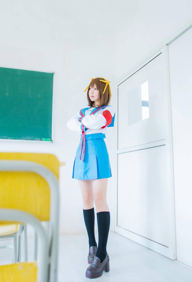 Cosplay福利/黑丝制服绝对领域少女 凉宫春日COSPLAY