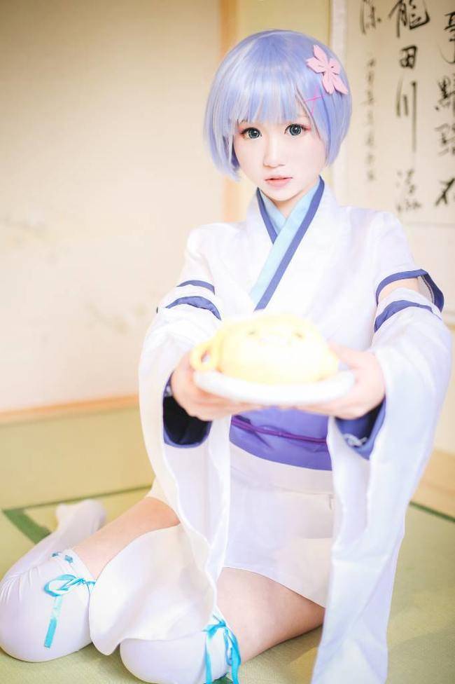 Cosplay福利/白丝绝对领域装蕾姆幼年COSPLAY