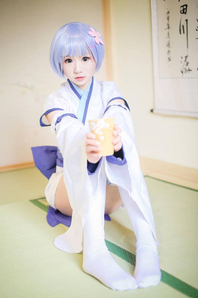 Cosplay福利/白丝绝对领域装蕾姆幼年COSPLAY