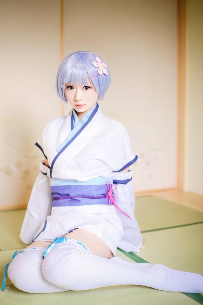 Cosplay福利/白丝绝对领域装蕾姆幼年COSPLAY