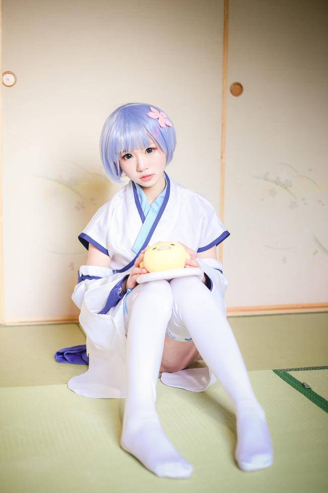 Cosplay福利/白丝绝对领域装蕾姆幼年COSPLAY