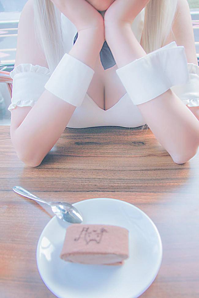 Cosplay福利/缘之空春日野穹COSPLAY，白色连体衣兔女郎