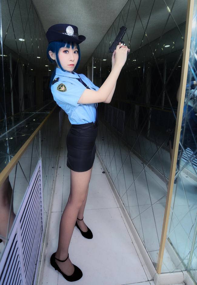 Cosplay福利/生死回放钟妍COSPLAY，女警制服