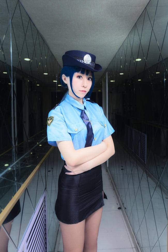 Cosplay福利/生死回放钟妍COSPLAY，女警制服