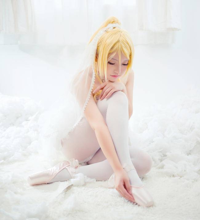 Cosplay福利/绚濑绘里同人芭蕾白丝cosplay