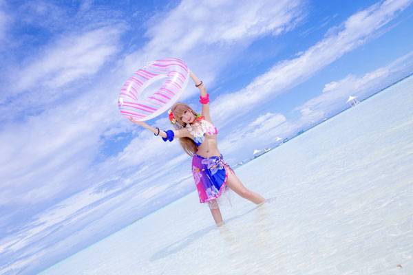 Cosplay福利/甜美萌妹COS南小鸟夏威夷觉醒