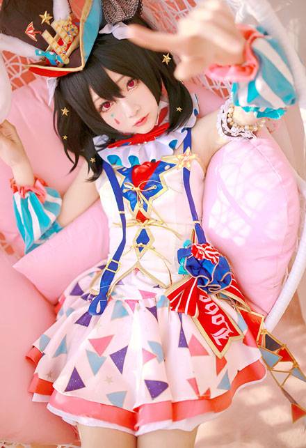 Cosplay福利/可爱萌妹矢泽妮可马戏团觉醒COS