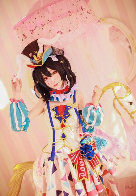 Cosplay福利/可爱萌妹矢泽妮可马戏团觉醒COS