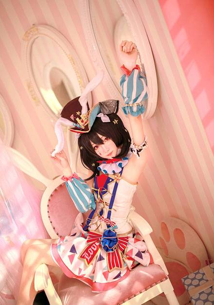 Cosplay福利/可爱萌妹矢泽妮可马戏团觉醒COS