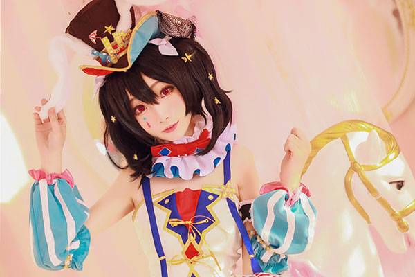 Cosplay福利/可爱萌妹矢泽妮可马戏团觉醒COS