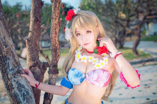 Cosplay福利/可爱萌妹矢泽妮可马戏团觉醒COS