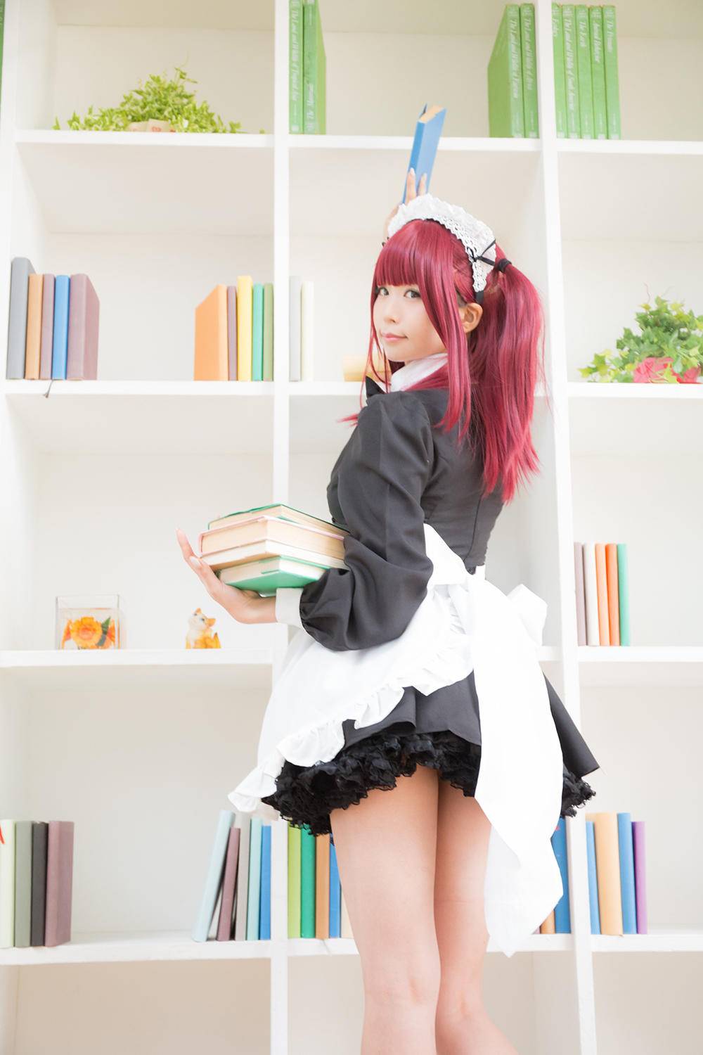 Cosplay福利/高跟女仆白丝的绝对领域cosplay