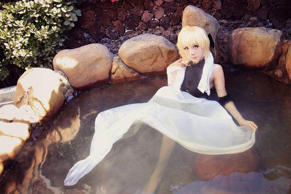 Cosplay福利/日本动画《fate》女主角saber泳装cosplay