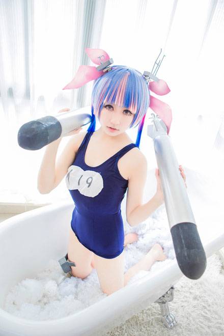 Cosplay福利/贫乳少女舰娘伊19死库水COS