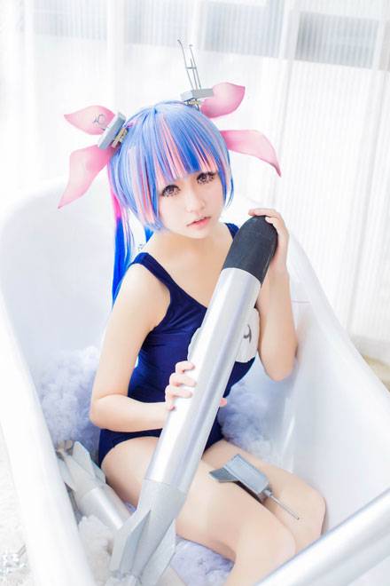 Cosplay福利/贫乳少女舰娘伊19死库水COS