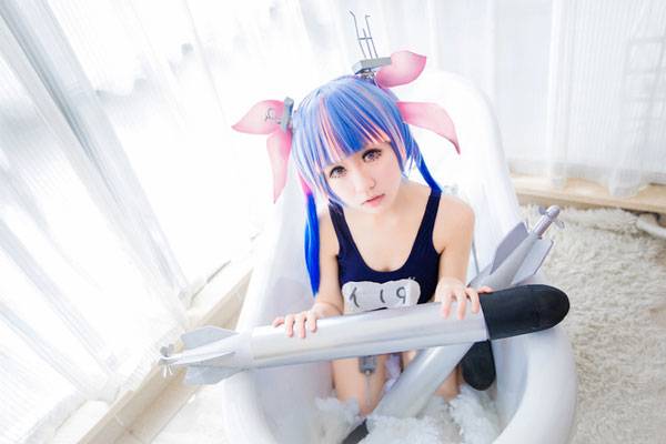 Cosplay福利/贫乳少女舰娘伊19死库水COS