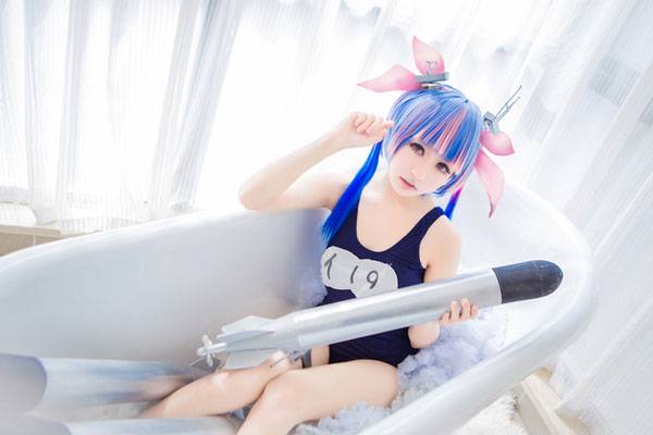 Cosplay福利/贫乳少女舰娘伊19死库水cosplay