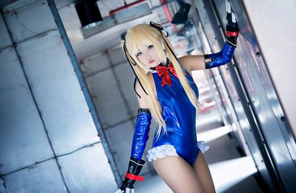 Cosplay福利/绚濑绘里开胸毛衣同人cosplay