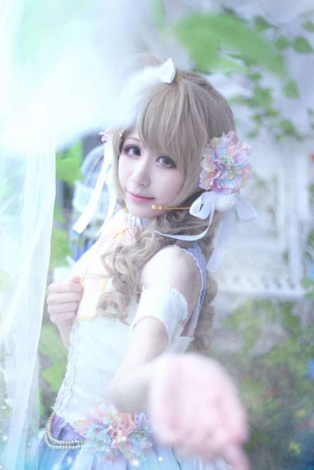 Cosplay福利/甜美萌妹南小鸟白色情人节COS