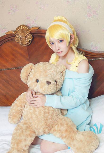 Cosplay福利/甜美萌妹南小鸟白色情人节COS