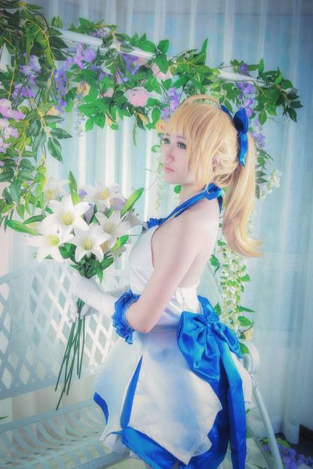 Cosplay福利/《Fate》Saber蓝百合白丝礼服Cos