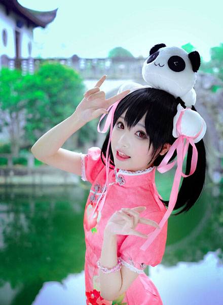 Cosplay福利/小柔SeeU矢泽妮可旗袍未觉醒Cos