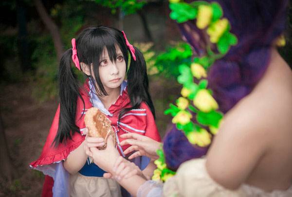 Cosplay福利/矢泽妮可小红帽&东条希精美COS
