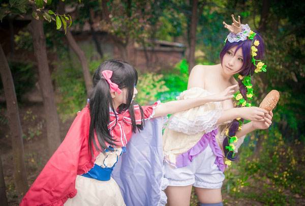 Cosplay福利/矢泽妮可小红帽&东条希精美COS