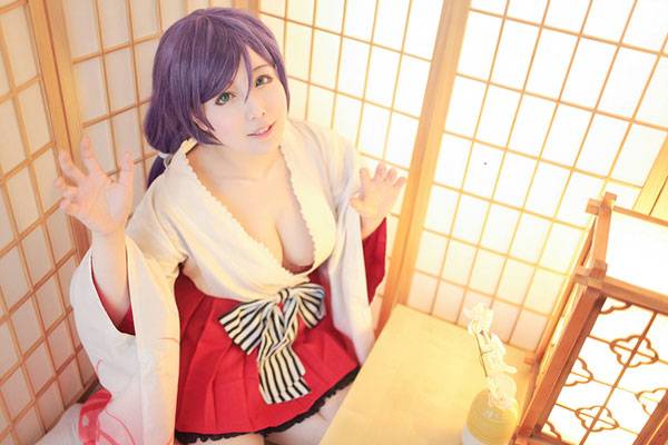 Cosplay福利/台湾“I级艳后”马友蓉赫斯缇雅COS