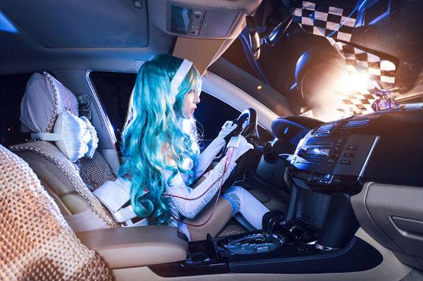 Cosplay福利/清纯萌妹初音未来赛车手COS