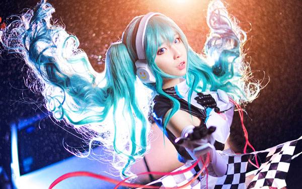 Cosplay福利/清纯萌妹初音未来赛车手COS