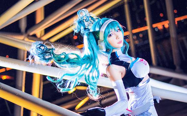 Cosplay福利/清纯萌妹初音未来赛车手COS