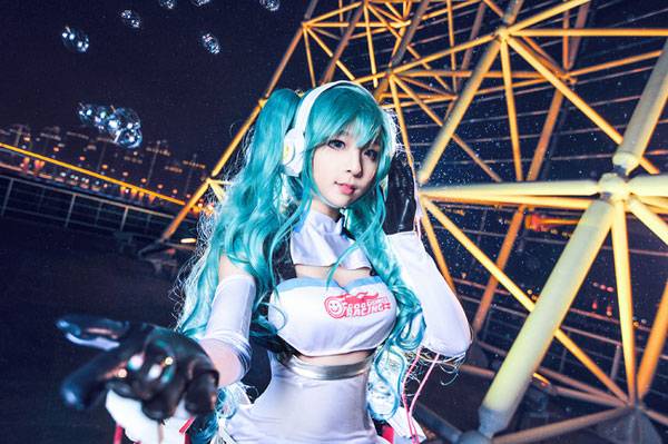 Cosplay福利/清纯萌妹初音未来赛车手COS