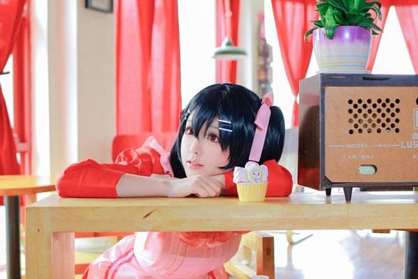 Cosplay福利/清纯萌妹矢泽妮可女仆装COS