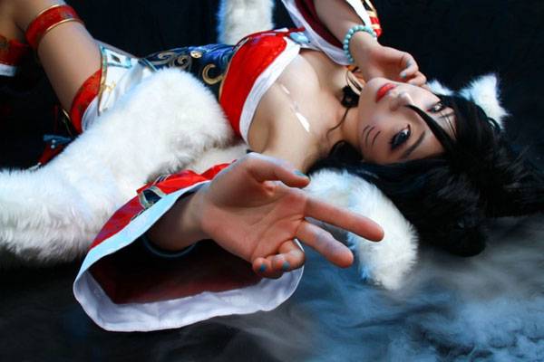 Cosplay福利/LOL九尾妖狐阿狸性感COS