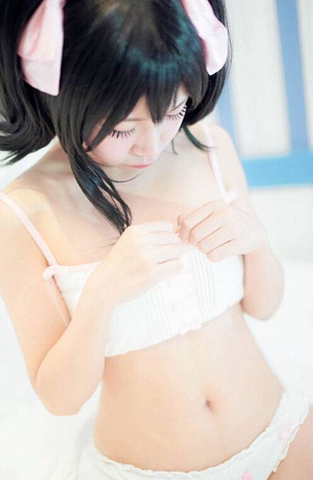 Cosplay福利/清纯萌妹矢泽妮可同人内衣COS
