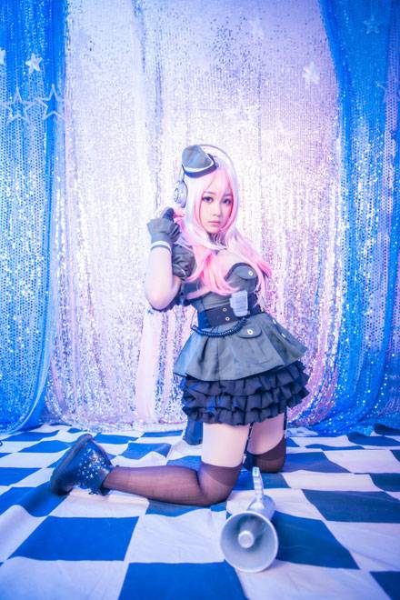 Cosplay福利/美少女索尼子军装COS